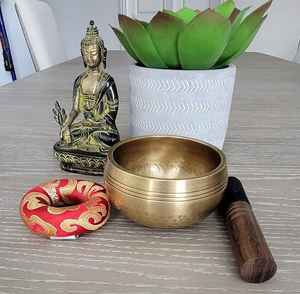 En venta Juego de cuencos tibetanos para cantar Cuenco de sonido de meditación para yoga y curación espiritual Hecho de metal - Product Image 4