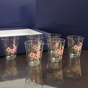 Copa de vino de estilo lujoso Art Deco, ligera y fresca, con patrón martillado, pintada a mano, ecológica. - Product Image 4