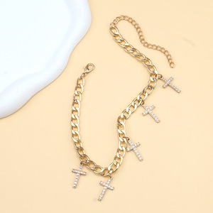 Collar con colgante de cruz de oro con diamantes incrustados para la fe y la oración, joyería de moda. - Product Image 3