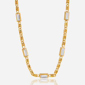 Collier Classique pour Femme en Chaîne Dorée, Étanche, Plaqué Or 18 carats, en Acier Inoxydable, Chaînes Marinier Tendance avec Pierres Brillantes - Product Image 1