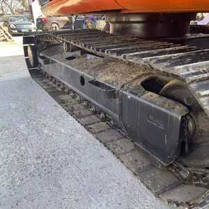 Excavadora hidráulica sobre orugas Hitachi ZX120 en excelentes condiciones 12 toneladas EPA CE certificado con componente de motor central - Product Image 4