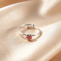 Cincin Bunga Mawar Stainless Steel Grosir, Berhiaskan Rhinestone Merah, Dapat Diatur, Warna Emas Perak, Stok Tersedia, Perhiasan Fashion