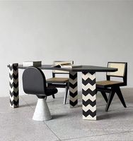 Bureau triangulaire en bois massif noir et blanc, design italien créatif, moderne et simple, pour usage domestique ou en villa.