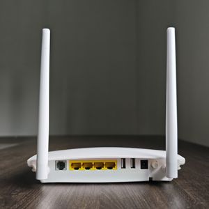 ZIKUN GPON EPON ONU ONT 1GE 3FE 2USB 1POTS AC1200 WiFi5 Terminal de Red Óptica FTTH - Product Image 1