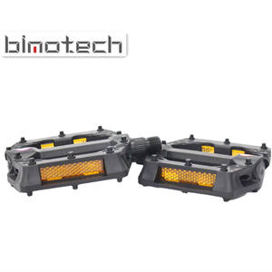 <span class=keywords><strong>Pedales</strong></span> <span class=keywords><strong>de</strong></span> bicicleta <span class=keywords><strong>de</strong></span> montaña <span class=keywords><strong>baratos</strong></span> personalizados, <span class=keywords><strong>pedales</strong></span> <span class=keywords><strong>de</strong></span> <span class=keywords><strong>plataforma</strong></span> plana ancha <span class=keywords><strong>de</strong></span> nailon, <span class=keywords><strong>pedales</strong></span> <span class=keywords><strong>de</strong></span> ciclismo ultraligeros, gran oferta, accesorios para bicicleta, Pedal - Product Image 3