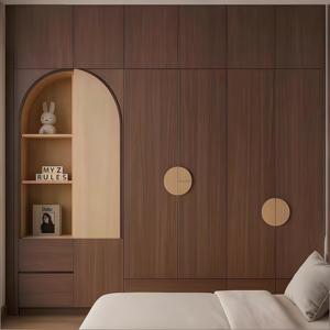 Armoire de chambre contemporaine minimaliste avec étagère ouverte cintrée, dressing de luxe pour villa - Product Image 2