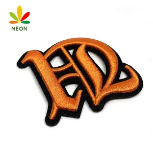 Lettere personalizzate all'ingrosso 3D Logo di marca Iron on ricamo patch e distintivi per abbigliamento