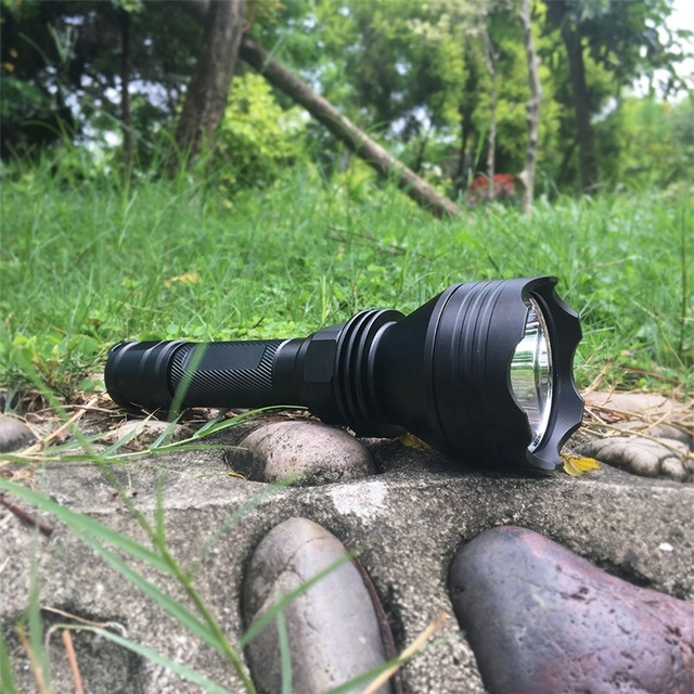 XML2 1000Lumen XM-L2 (U4) LED Patrol Flashlight 250m Beam Distance Long Range Tactical Aluminum Alloy IP68 Rechargeable Battery