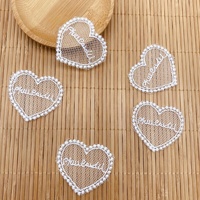 Applique en dentelle brodée en forme de cœur et de lettre, en polyester de 3,5 cm, sur patch en maille blanche, pour vêtements, chapeaux, sacs, couture DIY et décoration à coudre