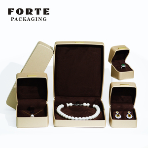 Caja de Embalaje de Joyería Personalizada de Piel Sintética PU de Lujo con Forma Irregular para Anillos y Collares, Venta al por Mayor Fanxi - Product Image 4