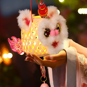 Bamboo Woven Lion Lantern Glowing Childrens Handheld Chinese New Year Decoration - Product Image 3