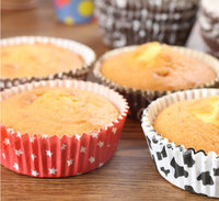 Vente en gros Moulin à vent Moule à pain rond Plateau à muffins blanc antiadhésif Motif classique Support à gâteau Tasse en papier de cuisson pour la vente en gros