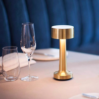 Lampe de Table LED Portable Rechargeable En Gros, Décoration Intérieure, Moderne Sans Fil Tactile Dimmable, Lumière de Restaurant de Luxe