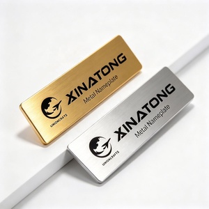 Placa de Identificación de Metal con Acabado Cepillado Personalizada, con Parte Trasera Magnética, Reutilizable, para la Identificación de Empleados en Oficinas Corporativas - Product Image 1
