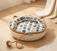 Lit pour chat en rotin tressé, maison pour animaux de compagnie toute saison pour chats et petits chiens avec tapis rafraîchissant et balles de jeu, nid douillet et respirant pour animaux de compagnie