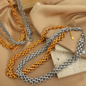 Elegante Conjunto de Joyería de Acero Inoxidable Chapado en Oro de 18K: Pulsera y Collar de Cadena Cubana Gruesa con Cierre OT - Product Image 1