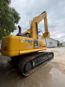 Excavatrice d'occasion, matériel de terrassement KOMATSU PC220-8 à vendre - Product Image 3