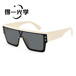 Square Frame <b>Sunglasses</b> UV400 PC Unisex Black - Product Image 2