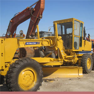 Motoniveladora usada KOMATSU GD 623A original de Japón en buenas condiciones con precio barato Excelente rendimiento - Product Image 1