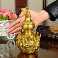 Ornement de gourde Feng Shui antique chinoise sculptée, dorée, avec figurine traditionnelle en relief, pour la décoration de la maison ou du bureau, ou comme cadeau