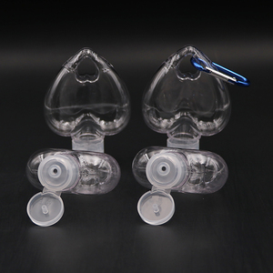 Botella de spray colgante con forma de corazón, botella vacía desinfectante de manos con tapa de mariposa, 50ml - Product Image 5