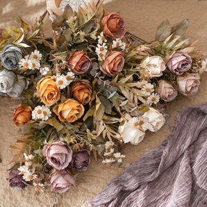Bouquet de roses artificielles CallaFloral, rose, violet, jaune, café, bleu, beige, arrangement floral décoratif d'intérieur - Product Image 2