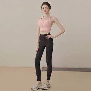 Conjunto de 2 Piezas de Ropa Deportiva para Mujer con Logotipo Personalizado, Pantalones de Yoga de Cintura Alta sin Costuras, Sujetador Deportivo, Nuevo Diseño, Secado Rápido, Transpirable, para Gimnasio y Fitness - Product Image 1