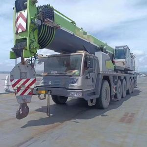 Grue de camion hydraulique d'occasion 20, 30, 50 tonnes ZTC500H ZTC500A562 en promotion – Grue de camion d'occasion 25 tonnes à prix réduit - Product Image 1