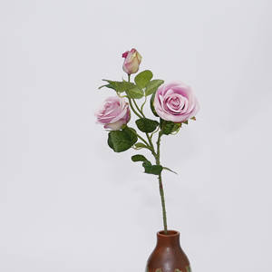 وردة حريرية يدوية الصنع بثلاثة رؤوس، واقعية الملمس، مرطبة وتدوم طويلاً، مثالية لحفلات الزفاف، الكريسماس، وحفلات التخرج. - Product Image 3