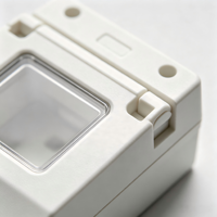 Boîtier de distribution pour disjoncteur avec fenêtre de visualisation transparente