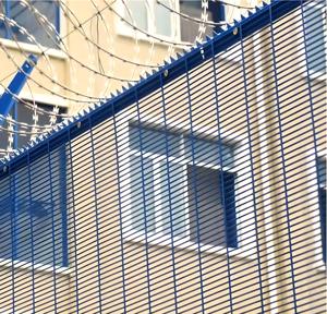 358 Galvanizado Alta Segurança Anti-Escalada Cerca Painéis com Razor Arame Farpado e Spikes Malha Soldada para Prisões Jardas Casas - Product Image 1
