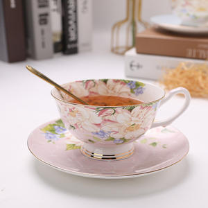 Ensemble <span class=keywords><strong>de</strong></span> tasses et soucoupes à thé et à café en porcelaine fine, style rétro britannique élégant, feuille d'or, bordure dorée, couleur <span class=keywords><strong>de</strong></span> glaçure interne, fleurs - Product Image 2