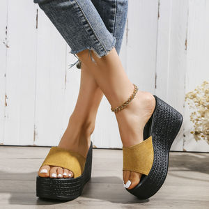 Nouvelles sandales d'été 2025 pour femmes, surdimensionnées, à talons compensés et semelle épaisse, couleur unie, modèle 9033 - Product Image 4