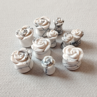 Gauges de piercing pour le sexe féminin en howlite, pierre organique sculptée à la main, motif floral, double évasement, 6-25 mm, cadeau classique pour fête et anniversaire