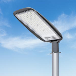 Aigostar 200W ha condotto la luce stradale 6500K bianco freddo 17400lm luce esterna IP65 impermeabile impatto protezione in lega di alluminio corpo lampada - Product Image 1