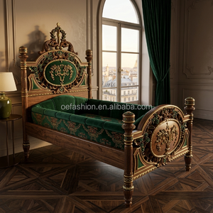 <span class=keywords><strong>Lit</strong></span> bébé <span class=keywords><strong>de</strong></span> luxe sculpté à la main avec revêtement en velours émeraude pour projets d'aménagement intérieur <span class=keywords><strong>de</strong></span> palais et <span class=keywords><strong>de</strong></span> villas - Product Image 1