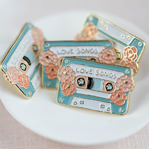 Nhà Sản Xuất Bán Buôn Tùy Chỉnh Cổ Và Hiện Đại Men Pins Cứng Và Mềm Mại Phù Hiệu Với Kim Loại Logo Ve Áo Pins Làm Dịch Vụ - Product Image 6