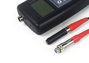 เครื่องวัดความหนาของสารเคลือบ CM-1210B ช่วงการวัด 2000 ไมครอน พร้อมหน่วยความจำข้อมูล 99 กลุ่ม - Product Image 4