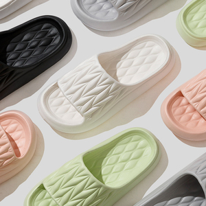 Sandales plates antidérapantes et respirantes en EVA pour femmes – Confortables, pour intérieur et extérieur, idéales pour la salle de bain, tendance mode été - Product Image 2