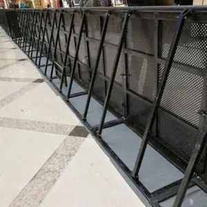 Barrière de contrôle <span class=keywords><strong>des</strong></span> foules en aluminium à <span class=keywords><strong>prix</strong></span> compétitif, sans bords vifs et sur mesure, pour la vente en gros et les festivals - Product Image 6