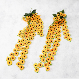 Petites fleurs artificielles en soie en forme de tournesol tridimensionnelles à suspendre au mur pour la décoration de la boutique de thé au lait, du balcon ou comme bouquet de verdure - Product Image 1