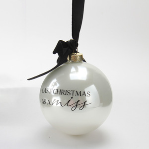 <span class=keywords><strong>Boules</strong></span> <span class=keywords><strong>de</strong></span> Noël en verre suspendues <span class=keywords><strong>de</strong></span> 6 cm, 8 cm, 10 cm avec logo <span class=keywords><strong>personnalisé</strong></span>, fournitures <span class=keywords><strong>de</strong></span> décoration <span class=keywords><strong>de</strong></span> Noël - Product Image 3