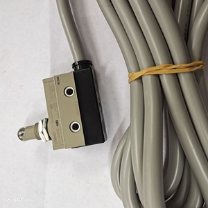 ลิมิตสวิตช์ ZC รุ่น ZC-Q2255-MR IP65 SPDT สายเคเบิล 3 เมตร เซ็นเซอร์อุตสาหกรรม - Product Image 1