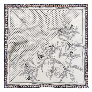 Elegante foulard quadrato floreale 70x70 cm in poliestere leggero, accessorio moda per donna, design traspirante per primavera estate - Product Image 1