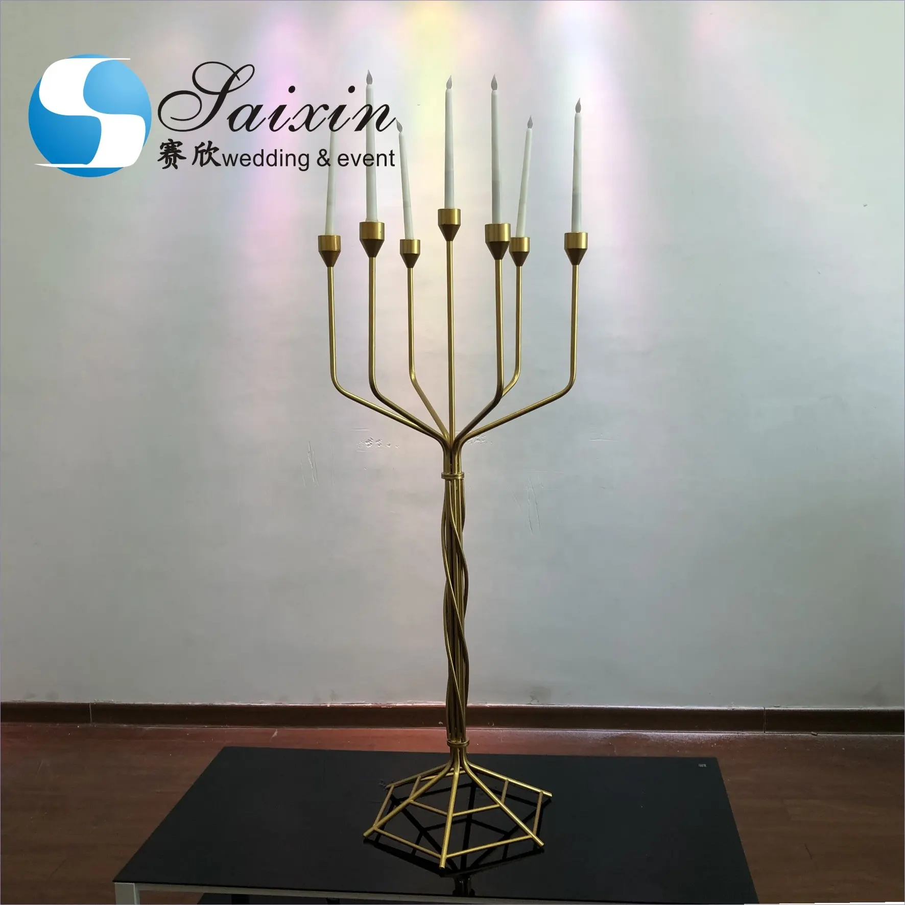 2020 New custom peças centrais do casamento banhado a ouro 7 braços candelabros de metal