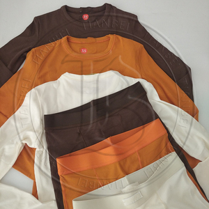 Abbigliamento di Marca Estivo per Donne, Set in Colori Vivaci, T-shirt a Maniche Corte e Pantaloncini con Risvolto, Completo 2 Pezzi Stile Femminile - Product Image 4