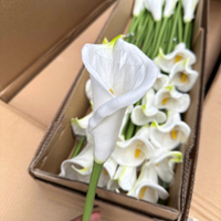 Vente en gros de fleurs artificielles de haute qualité, calla lilies blanches et violettes en PU, toucher réaliste, pour la décoration de mariage et de la maison