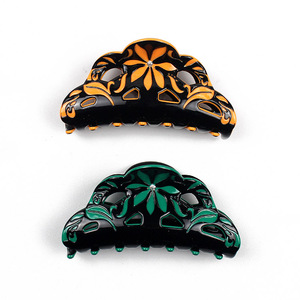 กิ๊บหนีบผมรูปเมฆเพชรเทียมสำหรับผู้หญิงปิ่นโตวินเทจแบบกลวงสีเขียวคลิปหนีบผมแฟชั่นหรูหราสีดำหรูหราออกแบบได้ตามต้องการ - Product Image 1