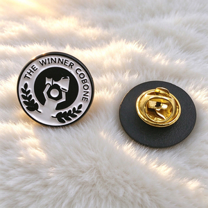 Broche de Noël personnalisée en métal sérigraphiée, Épinglette de revers de fête populaire et raffinée, Badge poli haute brillance - Product Image 3