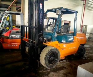 Chariots élévateurs Toyota 7FDA50 de 5 tonnes d'occasion, fabriqués au Japon - Product Image 2